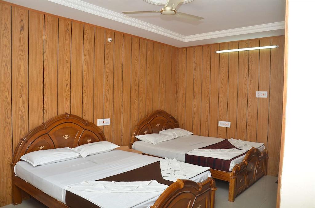 Saravanan Lodge Chennai Extérieur photo